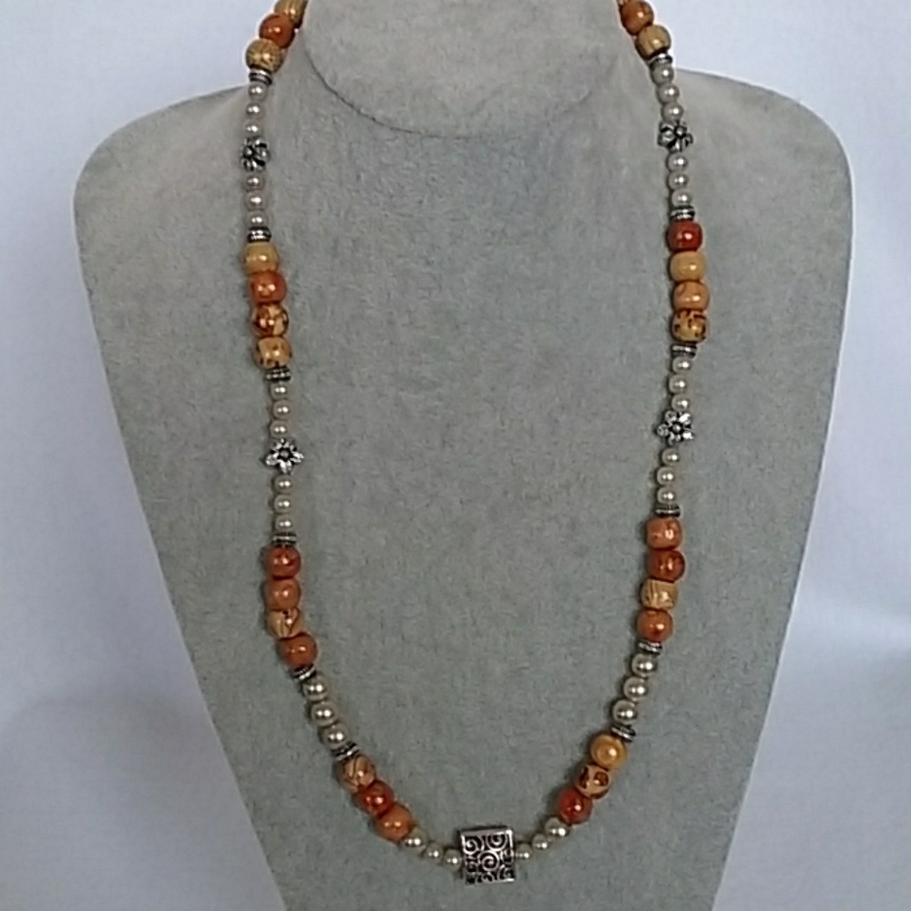 Safari beads and flowers beaded necklace